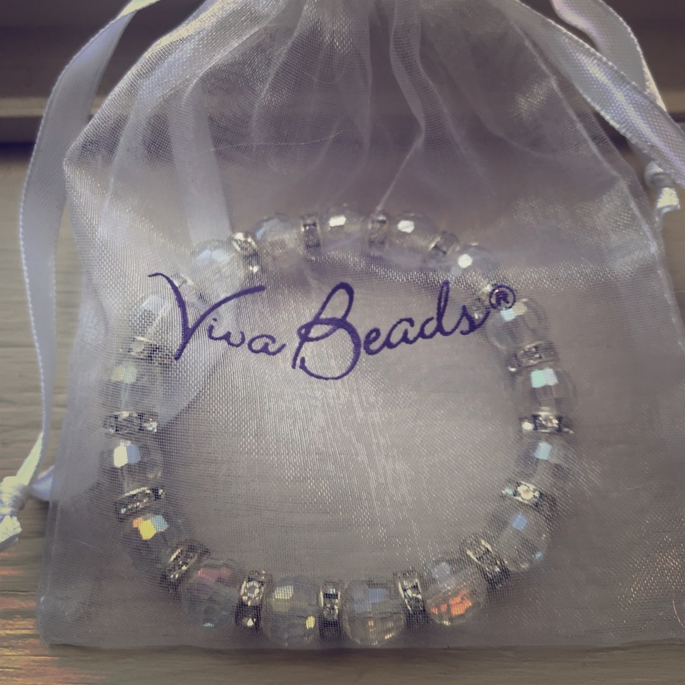 Viva Beads crystal bracelet. NEW